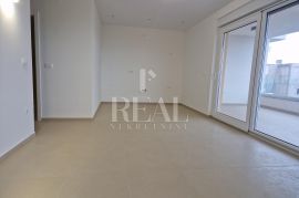 NOVALJA-urbana vila sa 8 jedinica, stan od 73,6 m2, Novalja, شقة