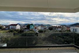 TRIBUNJ, novo, luksuzni stan, 1. kat, pogled na more, Vodice, Appartment