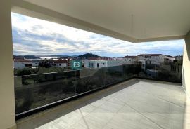 TRIBUNJ, novo, luksuzni stan, 1. kat, pogled na more, Vodice, Appartment