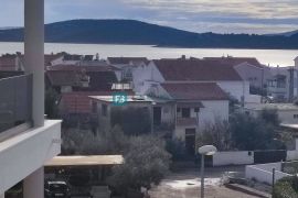 VODICE, novo, 400 m do mora, 2. kat, pogled na more, S7, Vodice, Appartment