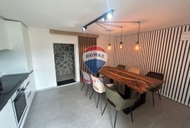 VIKEND KUĆA 77m2, detaljno renovirano, Krapina, Krapina - Okolica, Famiglia