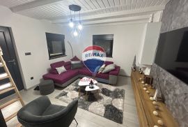 VIKEND KUĆA 77m2, detaljno renovirano, Krapina, Krapina - Okolica, Famiglia