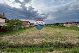 ATRAKTIVNO GRAĐEVINSKO ZEMLJIŠTE 4700M2-V. TRGOVIŠĆE, Veliko Trgovišće, Arazi