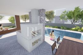 Tribunj vila s bazenom P+1 200m2, Vodice, Maison