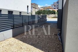 Stan 73,40m2 2S+DB+terasa 20m2 + vrt 46m2, Šibenik - Okolica, Appartment