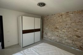 Apartmanska kuća u Medulinu, Istra, Medulin, Дом