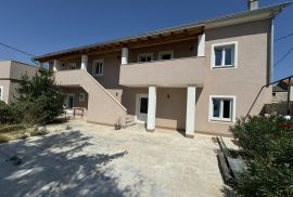 Apartmanska kuća u Medulinu, Istra, Medulin, Famiglia