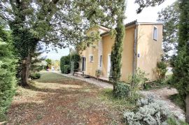 Valtura,kuća 150m2 sa dva stana, pogled na more !, Ližnjan, House