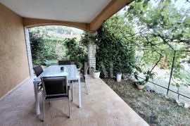 Valtura,kuća 150m2 sa dva stana, pogled na more !, Ližnjan, House