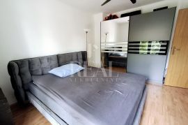 Valtura,kuća 150m2 sa dva stana, pogled na more !, Ližnjan, House