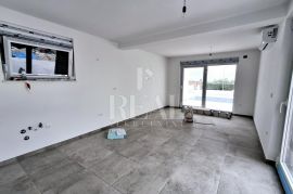 Vodnjan moderna  kuća 125m2 sa pogledom na more !, Vodnjan, House