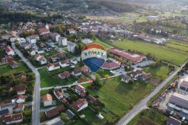 GRAĐEVINSKO ZEMLJIŠTE 1942 m2, BLIZINA CENTRA DONJE STUBICE, Donja Stubica, Zemljište