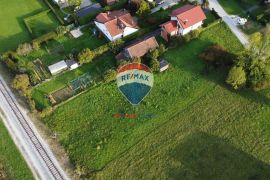 GRAĐEVINSKO ZEMLJIŠTE 1942 m2, BLIZINA CENTRA DONJE STUBICE, Donja Stubica, Zemljište