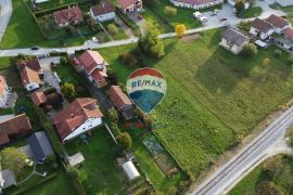 GRAĐEVINSKO ZEMLJIŠTE 1942 m2, BLIZINA CENTRA DONJE STUBICE, Donja Stubica, Zemljište