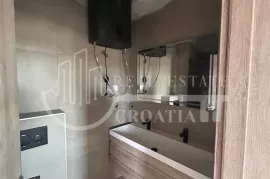 Prodaja, Murter, penthouse 262,5m2 sa 2 PM i spremištem, Tisno, Appartement