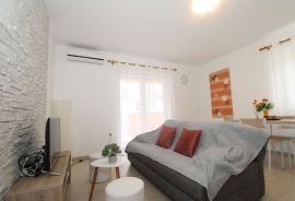 Pula, Veli Vrh- moderan dvosoban stan 62m2 u prizemlju, Pula, Apartamento