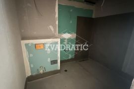 Lux stan u Zemunu, 3.5, 102m2, I , CG - Bez provizije, Zemun, Daire