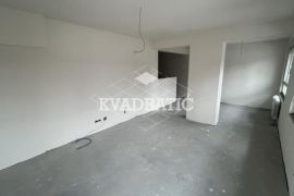 Lux stan u Zemunu, 3.5, 102m2, I , CG - Bez provizije, Zemun, Daire