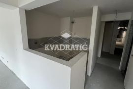 Lux stan u Zemunu, 3.5, 102m2, I , CG - Bez provizije, Zemun, Daire