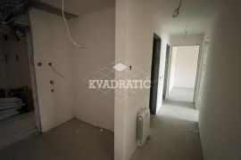 Lux stan u Zemunu, 3.5, 95m2, I , CG - Bez provizije, Zemun, Daire