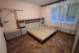 Stan na Vojaku sa dvorištem i parkingom, 3s +db, Rijeka, Appartement