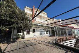 Zadar-okolica! Hotel prvi red do mora! Potencijal!3.450.000€, Posedarje, Immobili commerciali