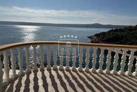 Zadar-okolica! Hotel prvi red do mora! Potencijal!3.450.000€, Posedarje, Immobili commerciali