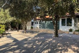 Zadar-okolica! Hotel prvi red do mora! Potencijal!3.450.000€, Posedarje, Immobili commerciali