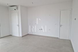 NOVALJA-STAN U KVALITETNOJ NOVOGRADNJI, 3S+DB OD 87 m2, DVA PARKIRNA MJESTA, Novalja, Appartement