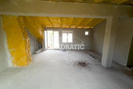 Cvetkova Pijaca, 125m2, Uknjižen 3.5 Duplex, Zvezdara, Appartment