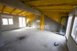 Cvetkova Pijaca, 125m2, Uknjižen 3.5 Duplex, Zvezdara, Appartment