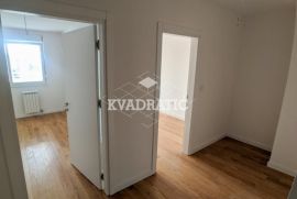 Lux Stan Vukov Spomenik, 4.0, Cg, 107m2, Bez provizije, Zvezdara, Appartment