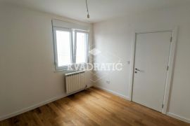 Lux Stan Vukov Spomenik, 4.0, Cg, 95m2, Bez provizije, Zvezdara, Appartment