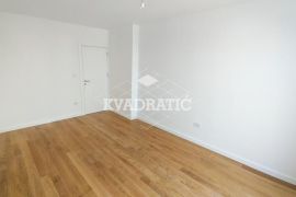 Lux Stan Vukov Spomenik, 4.0, Cg, 95m2, Bez provizije, Zvezdara, Appartment