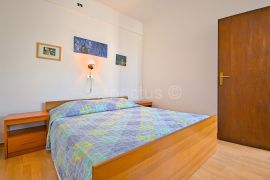 Apartmanska kuća, 12 apartmana,blizina plaže, Umag, Umag, Casa