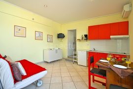 Apartmanska kuća, 12 apartmana,blizina plaže, Umag, Umag, Casa