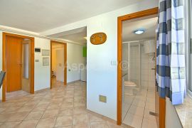 Apartmanska kuća, 12 apartmana,blizina plaže, Umag, Umag, Casa