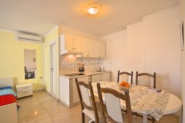 Apartmanska kuća, 12 apartmana,blizina plaže, Umag, Umag, Casa