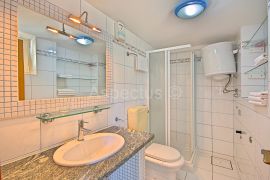 Apartmanska kuća, 12 apartmana,blizina plaže, Umag, Umag, Casa