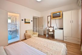 Apartmanska kuća, 12 apartmana,blizina plaže, Umag, Umag, Casa