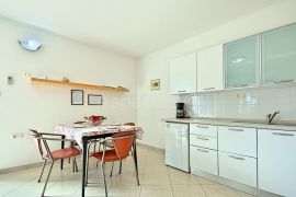 Apartmanska kuća, 12 apartmana,blizina plaže, Umag, Umag, Casa