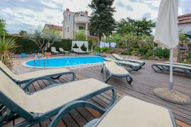 Apartmanska kuća, 12 apartmana,blizina plaže, Umag, Umag, Casa