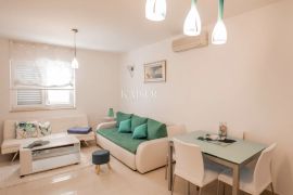 Istra, Poreč - apartmanska kuća s bazenom, 685 m2, Vrsar, Casa