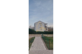 2 apartmana s pogledom na Paški zaljev, 81m2, Pag, Appartement