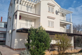 2 apartmana s pogledom na Paški zaljev, 81m2, Pag, Apartamento