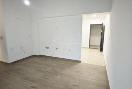 Stan s dvije spavaće sobe, 66.53 m2, Pula, Apartamento