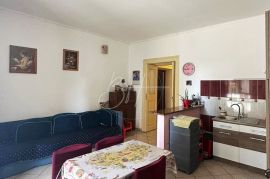 Dva stana u blizini Amfiteatra, Pula, Appartement