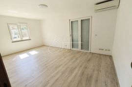 Dvosoban stan u blizini mora i plaža, Štinjan, Pula, Appartement