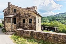 Kamena kuća sa započetom adaptacijom, Motovun, Haus