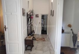 Dugoročan najam - dvosoban stan 90 m2 - Centar,Pula, Pula, Appartement